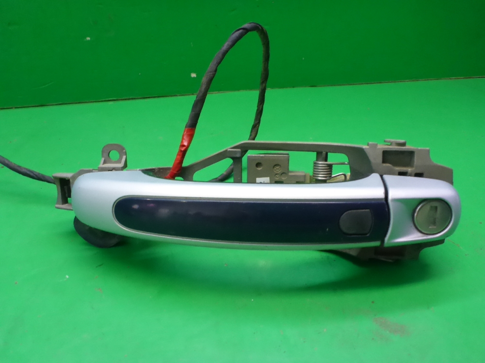 Ручка двери передней наружная левая