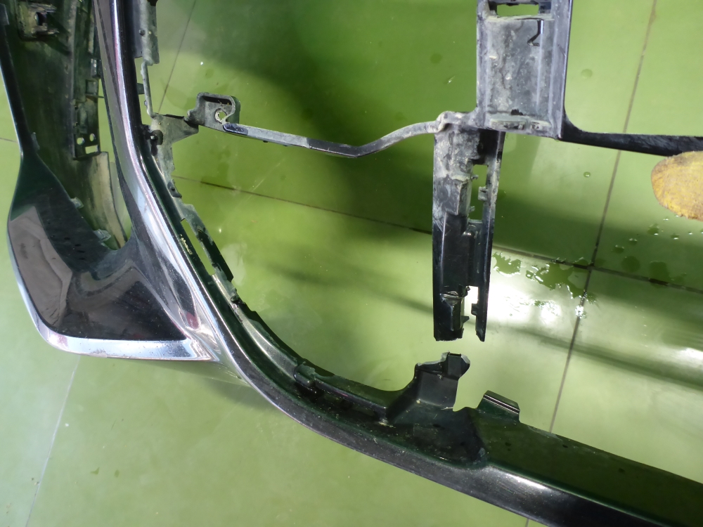 Бампер передний