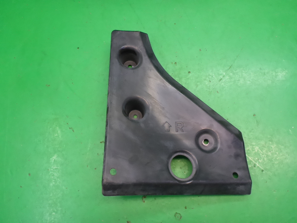 Защита антигравийная правая