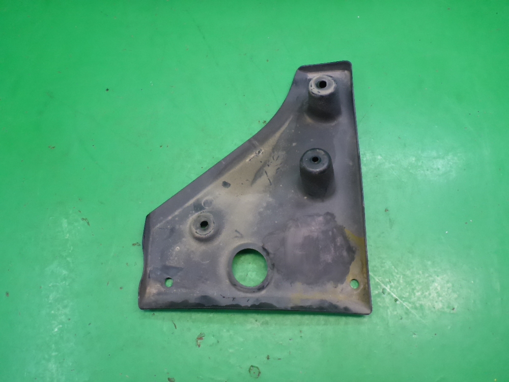 Защита антигравийная правая