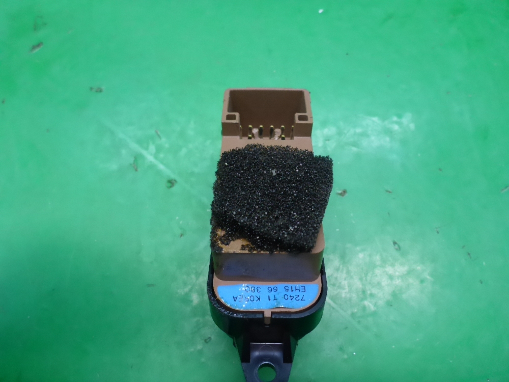 Кнопка стеклоподъемника