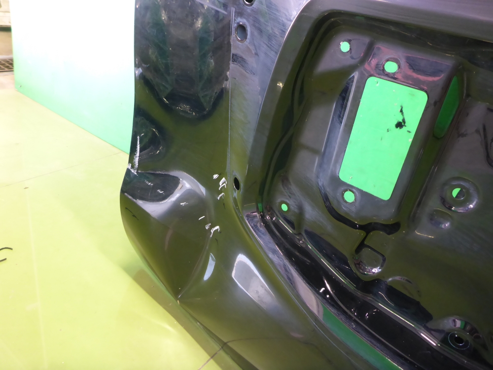 Дверь багажника