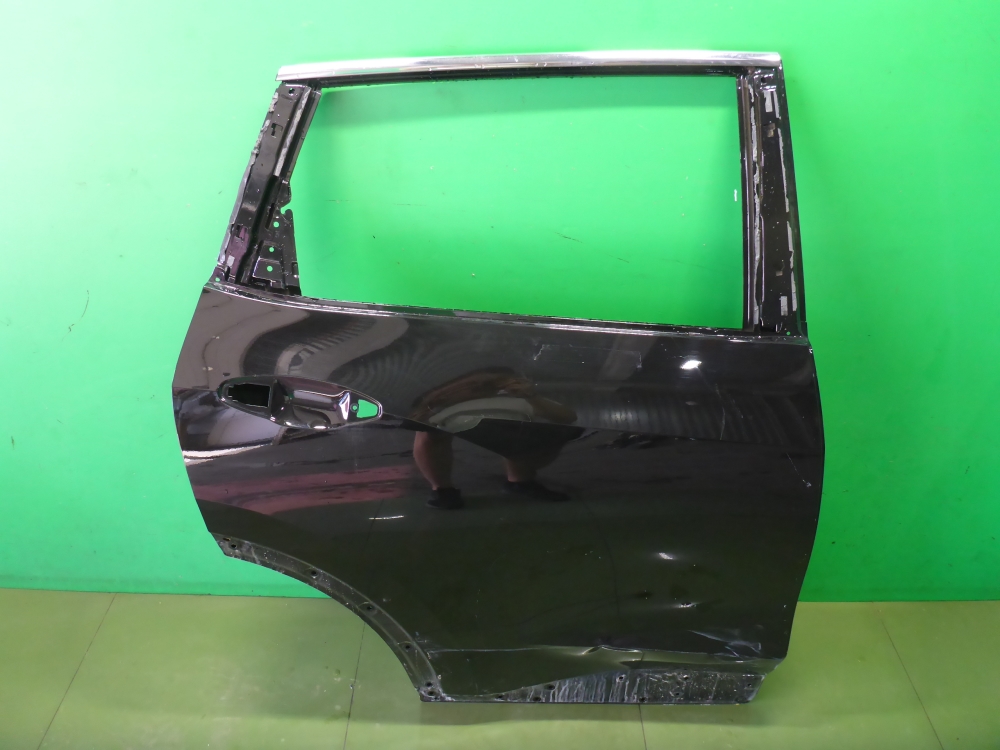 Дверь задняя правая