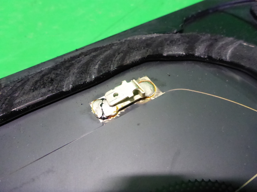 Стекло кузовное глухое левое