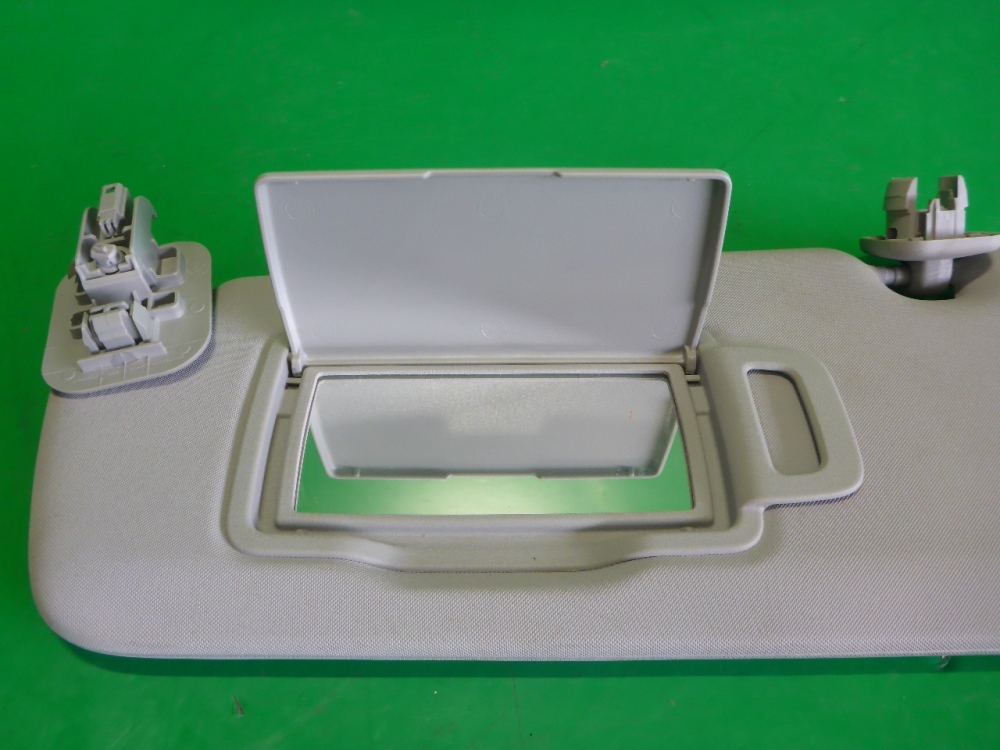 Козырек солнцезащитный