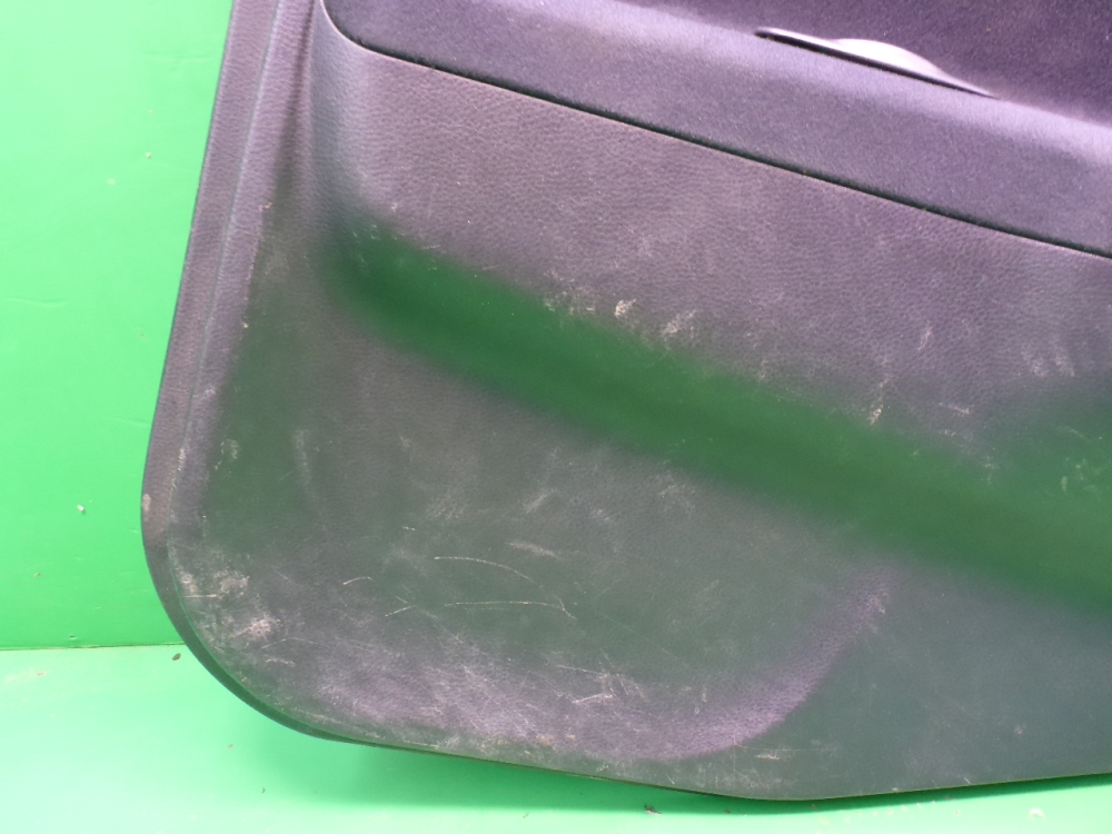 Обшивка двери задней правой