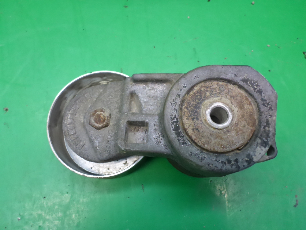 Ролик-натяжитель