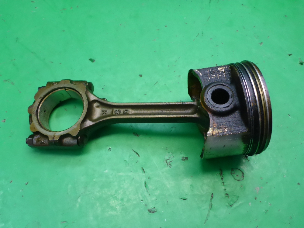 Поршень с шатуном