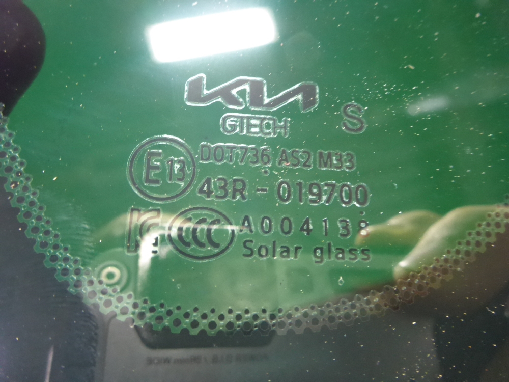 Стекло кузовное глухое левое