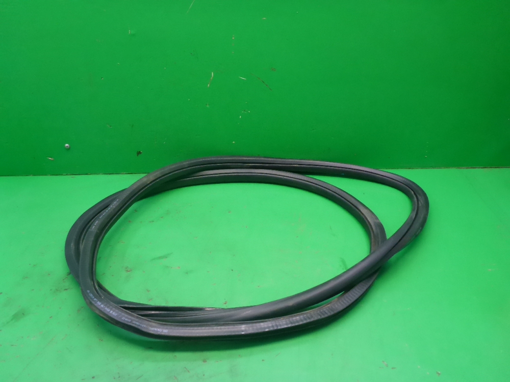 Уплотнитель двери