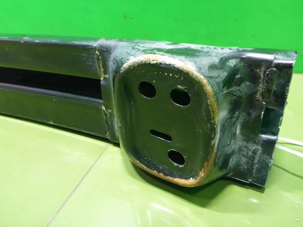 Усилитель заднего бампера