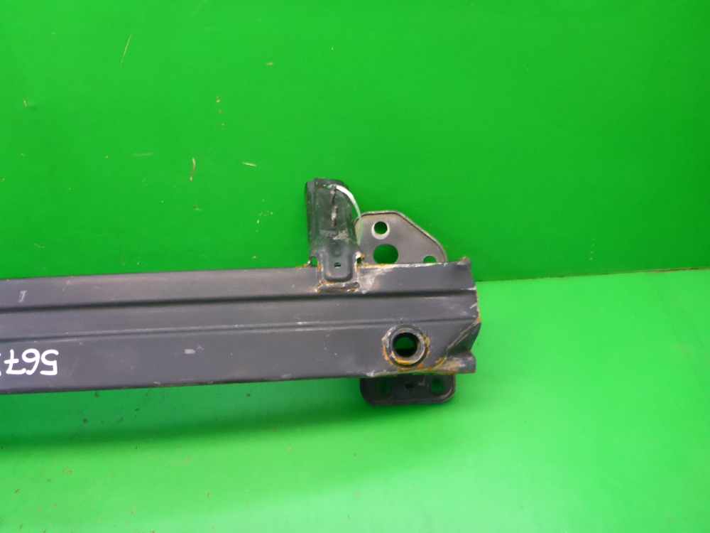 Усилитель переднего бампера