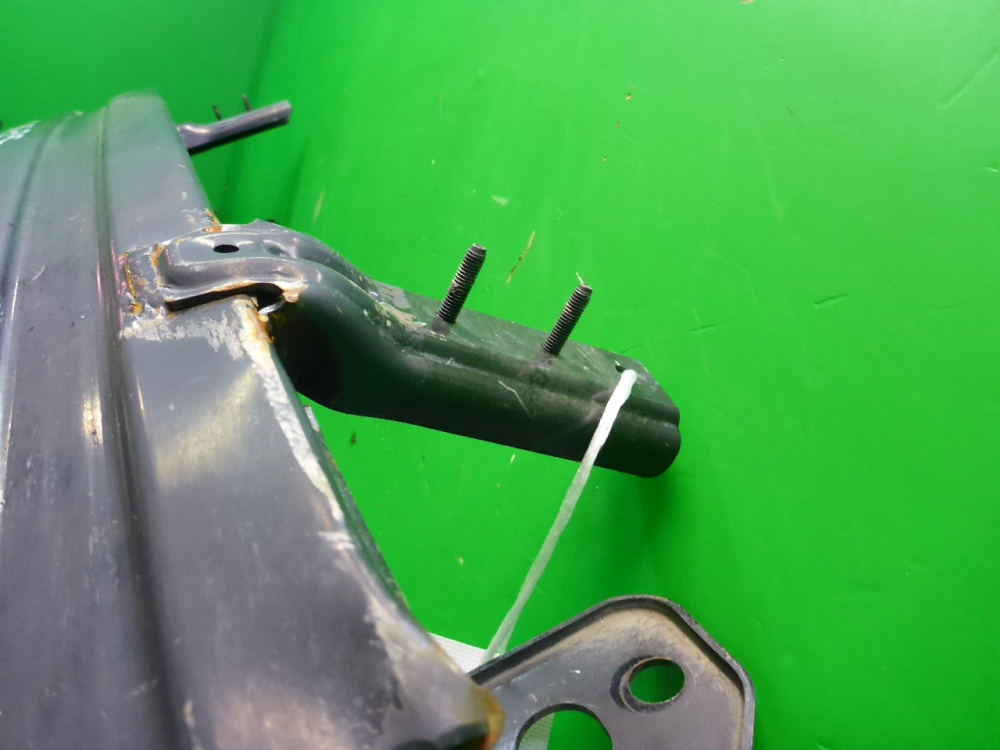 Усилитель переднего бампера