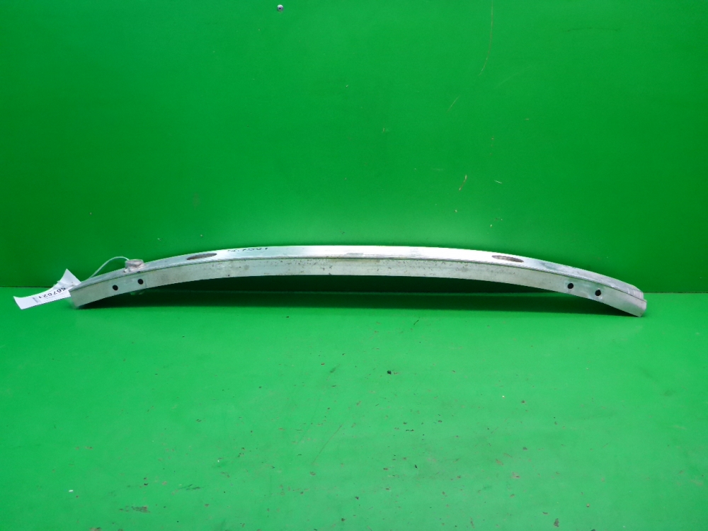 Усилитель переднего бампера