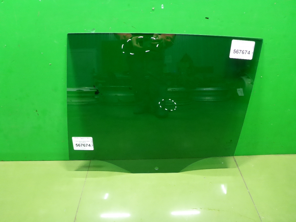 Стекло двери задней левой