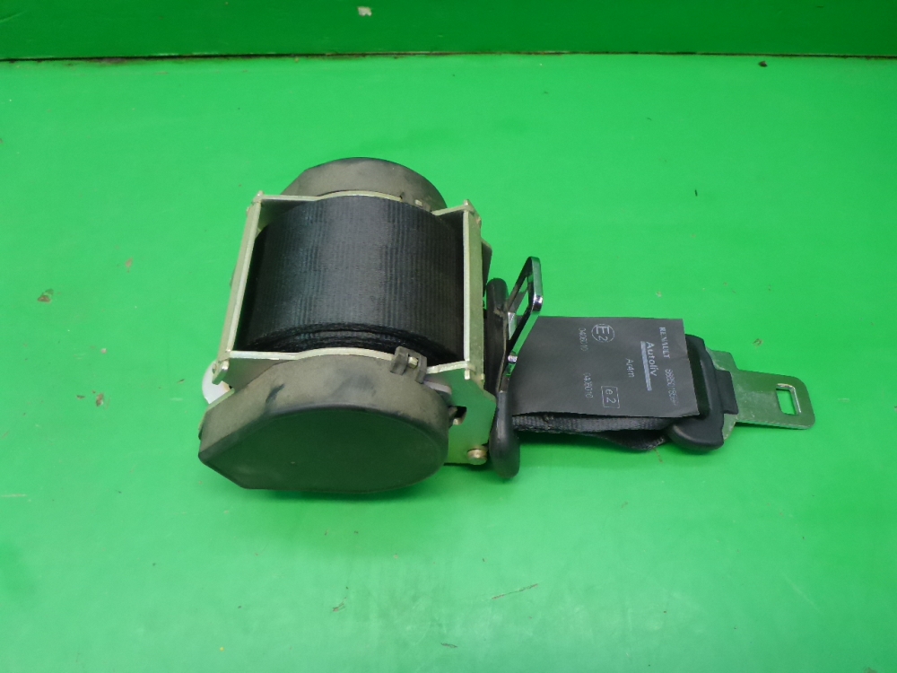 Ремень безопасности