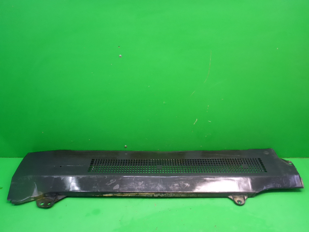 Защита антигравийная правая