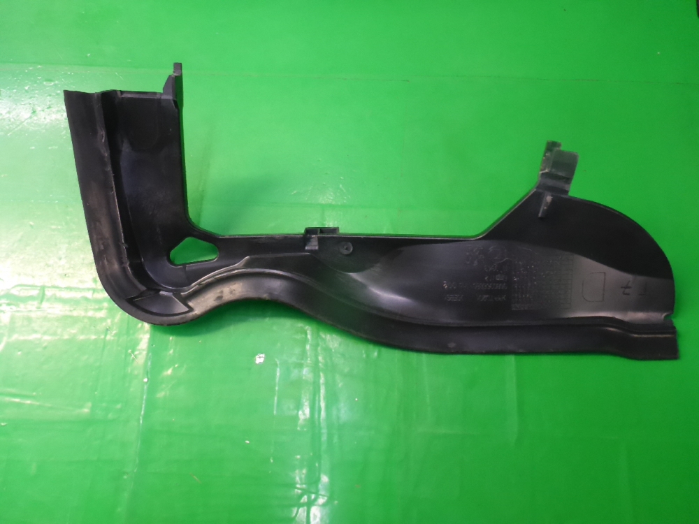 Молдинг лобового стекла