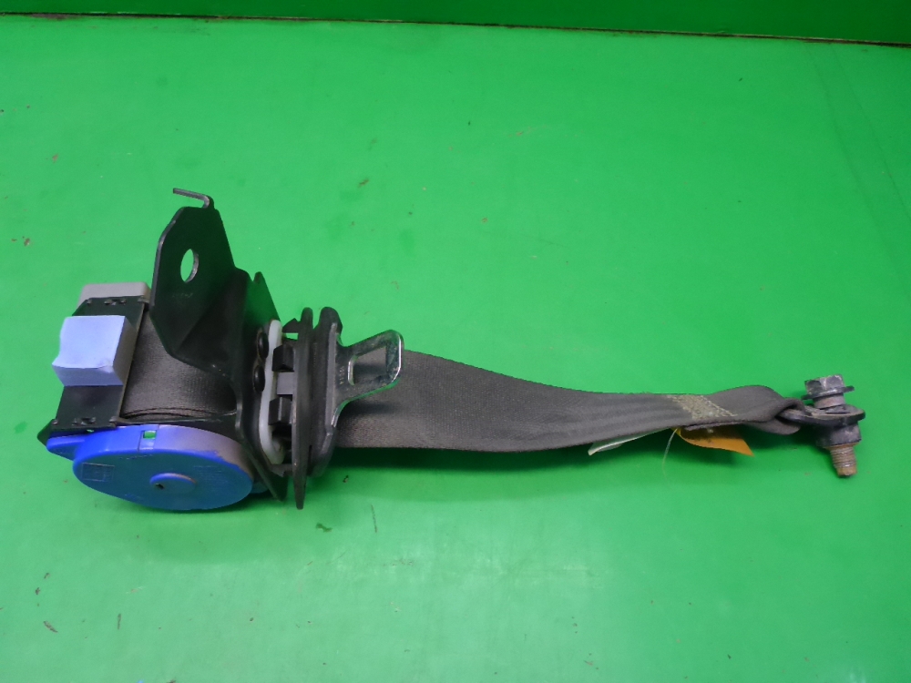 Ремень безопасности