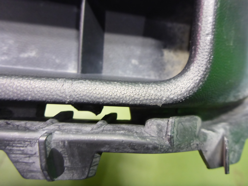 Решетка в бампер правая