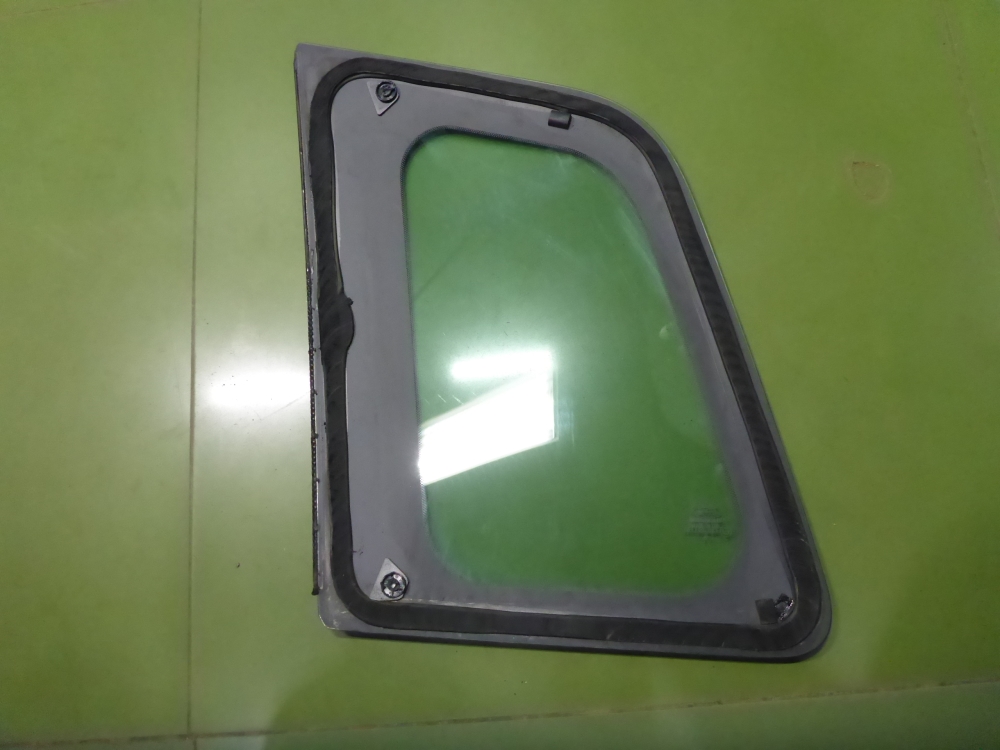 Стекло кузовное глухое правое