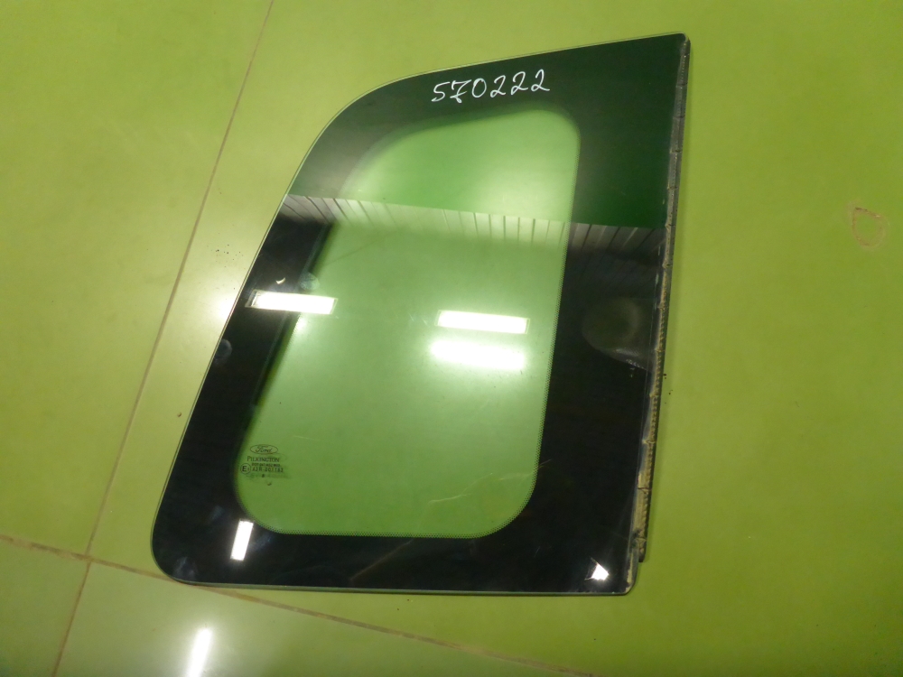 Стекло кузовное глухое правое