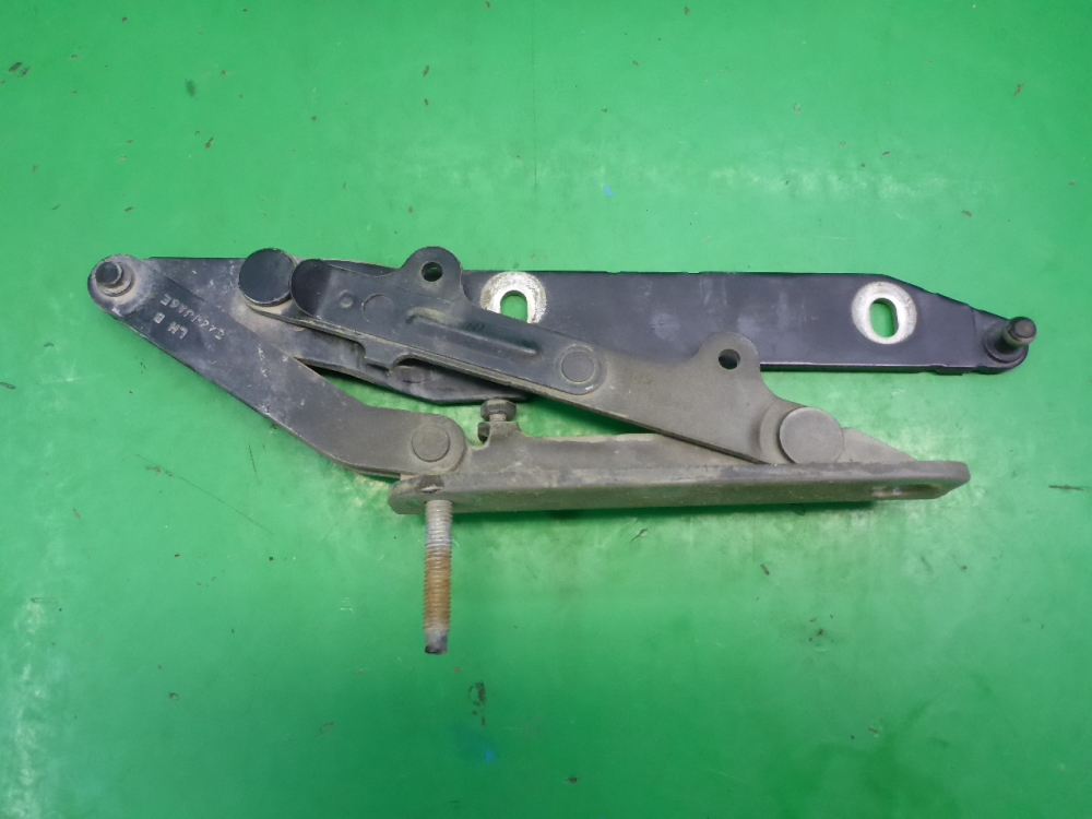 Петля капота левая