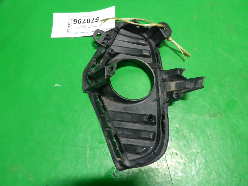 Рамка противотуманной фары правой