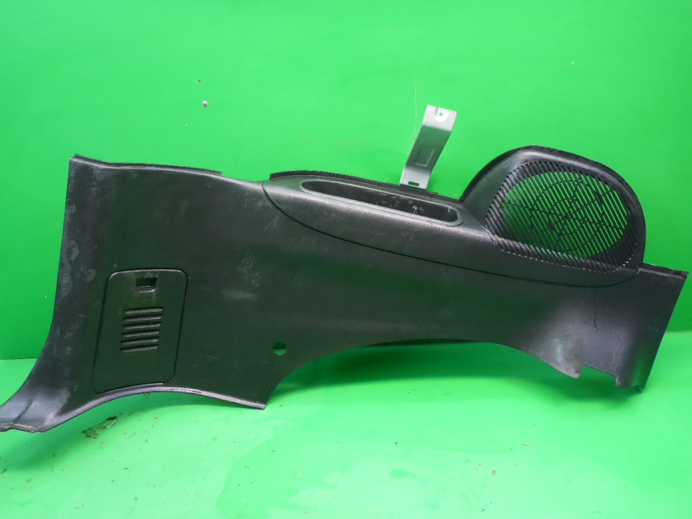 Обшивка багажника