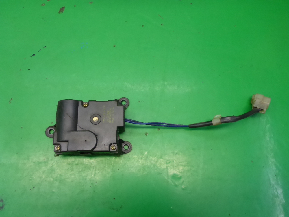 Моторчик заслонки печки