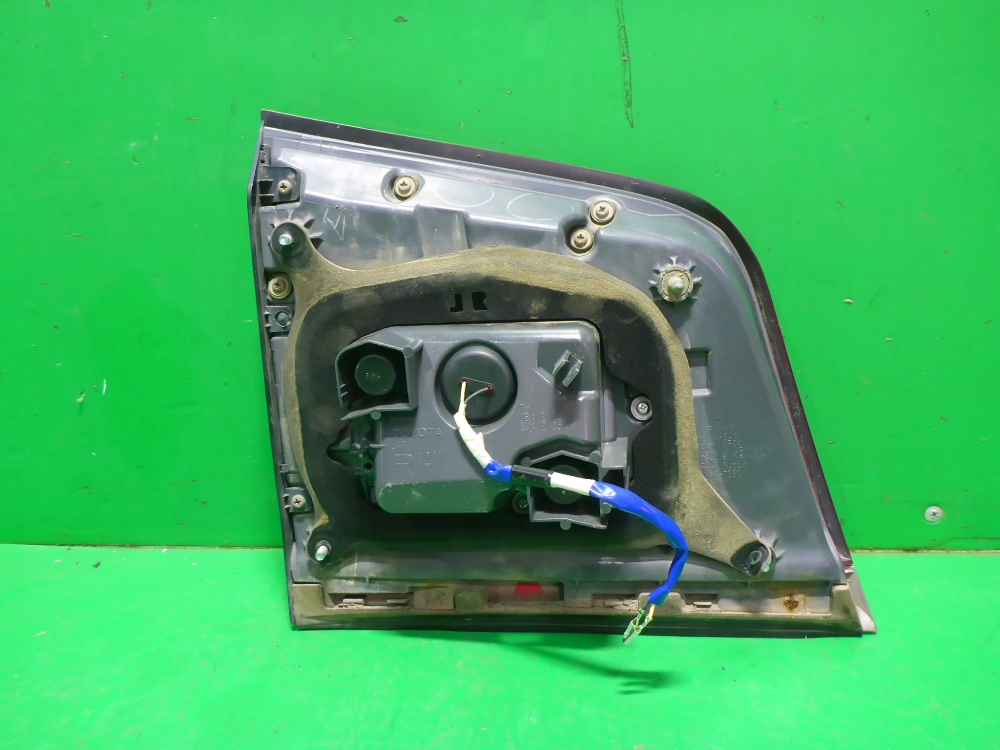 Фонарь задний внутренний правый