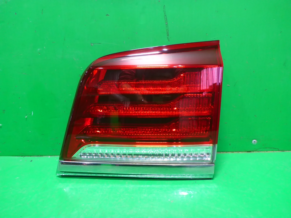 Фонарь задний внутренний правый