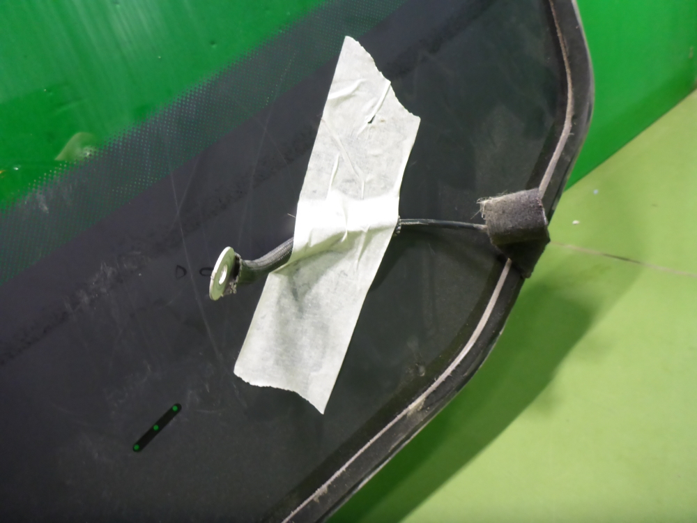 Стекло лобовое