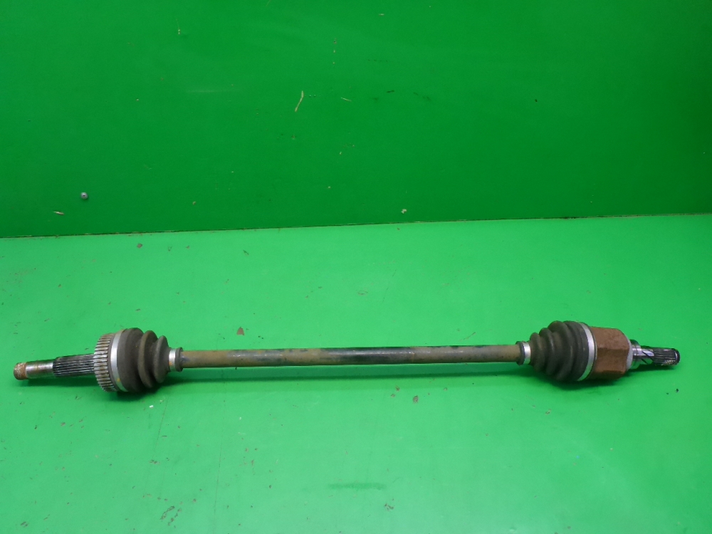 Полуось задняя