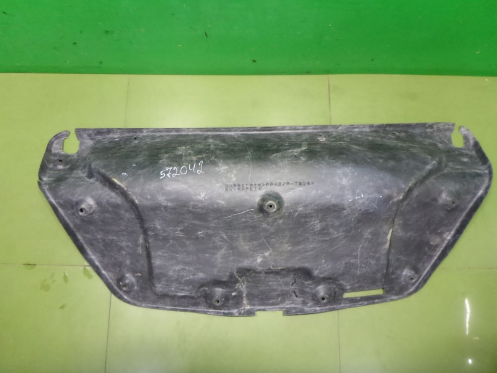 Обшивка крышки багажника