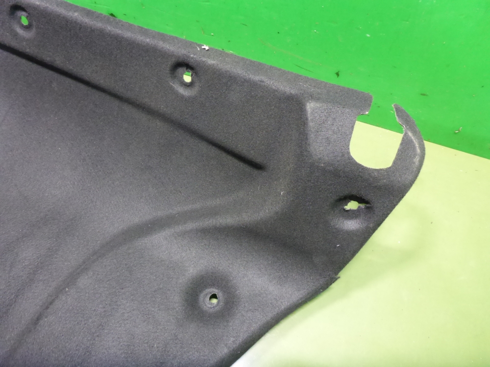 Обшивка крышки багажника