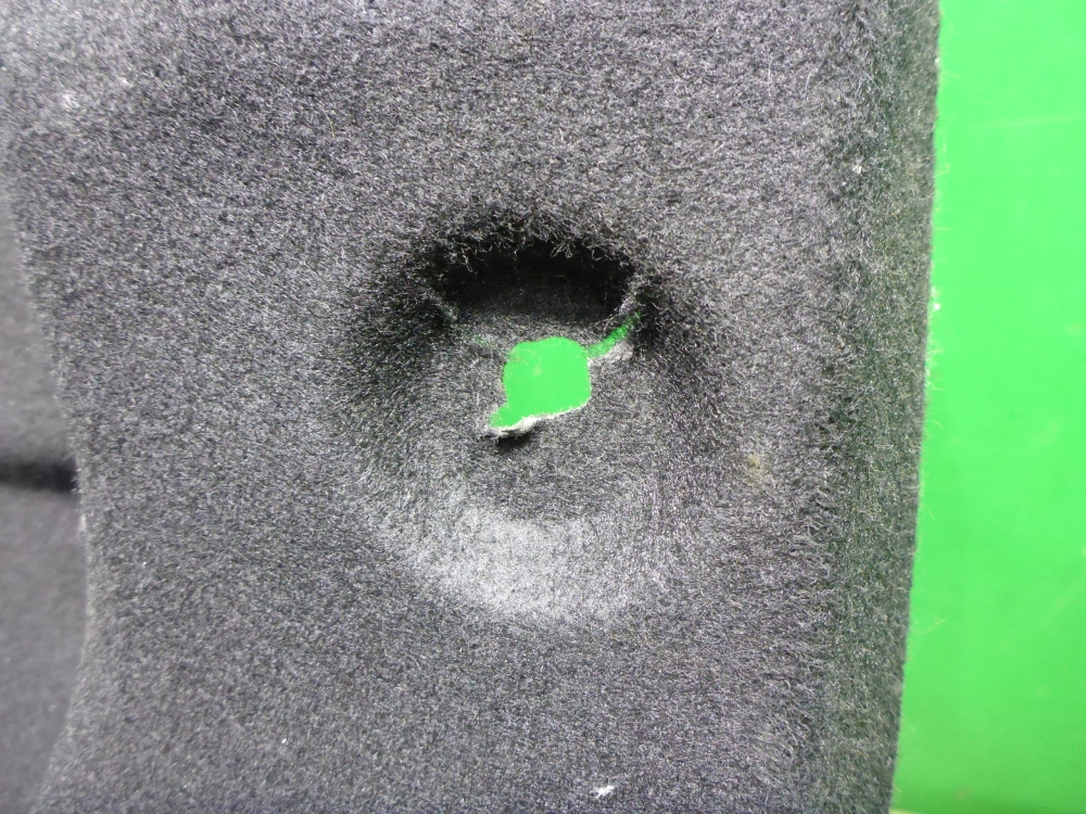 Обшивка крышки багажника