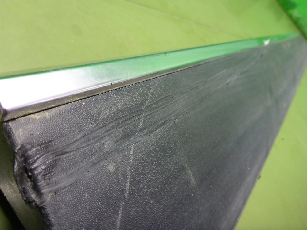 Накладка двери передней правой