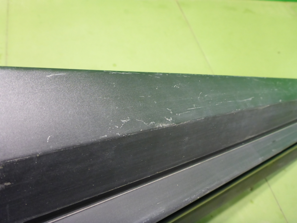 Накладка двери передней правой