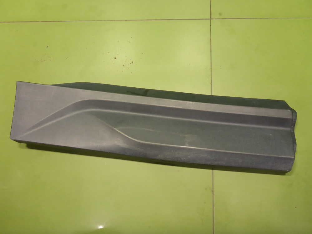 Накладка двери задней правой