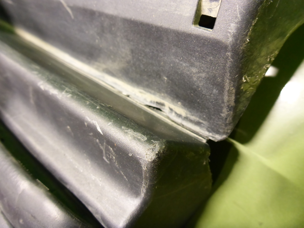 Накладка двери передней правой