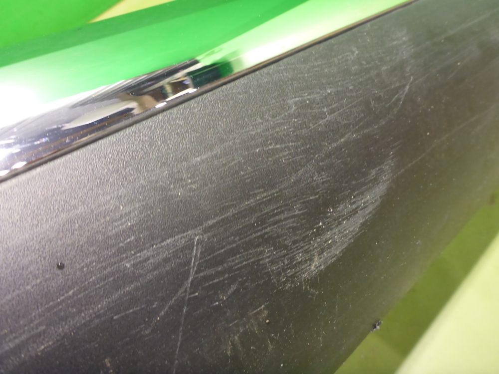 Накладка двери передней правой