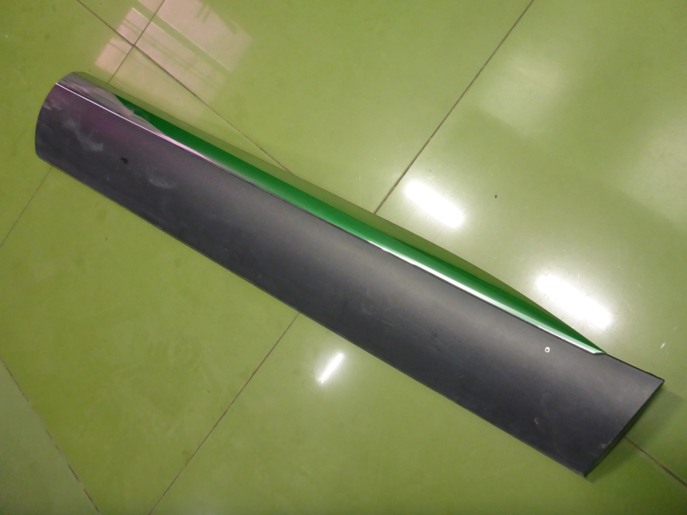 Накладка двери передней правой