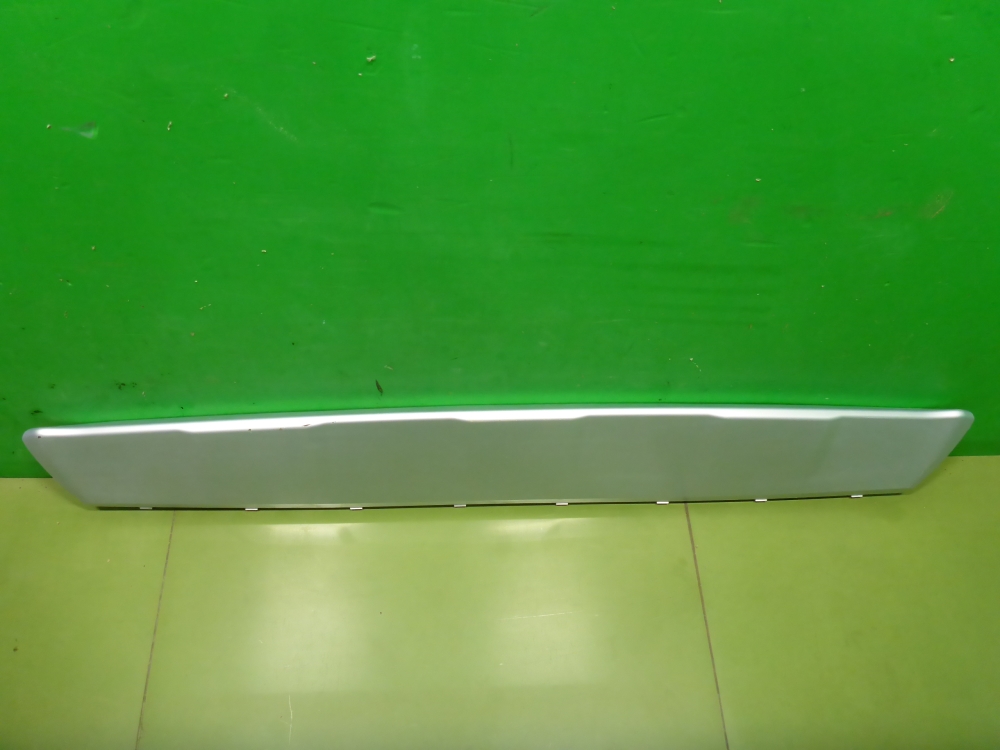 Накладка переднего бампера