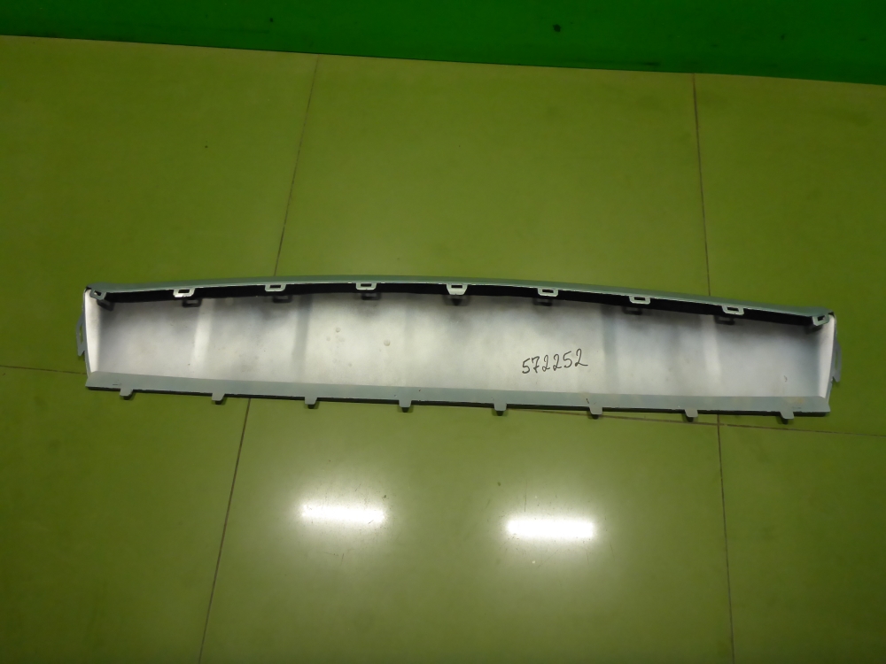 Накладка переднего бампера