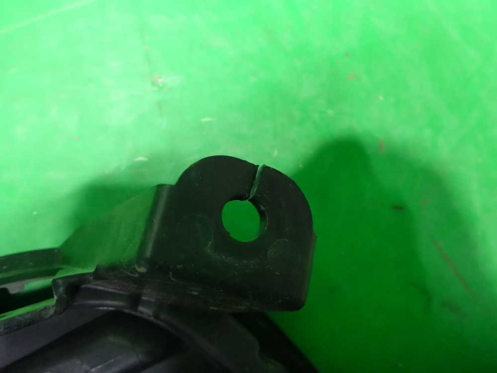 Рамка противотуманной фары правой