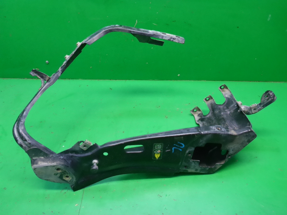 Кронштейн фар левый