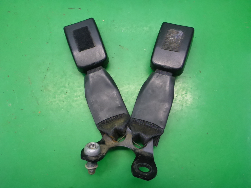 Ответная часть ремня безопасности