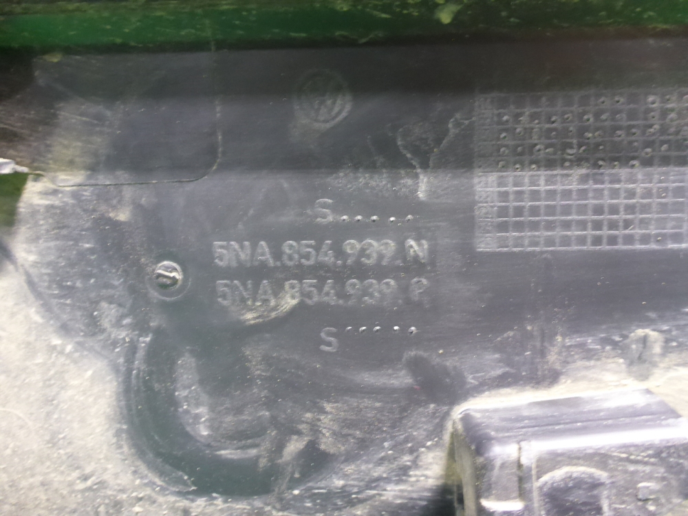 Накладка двери передней левой