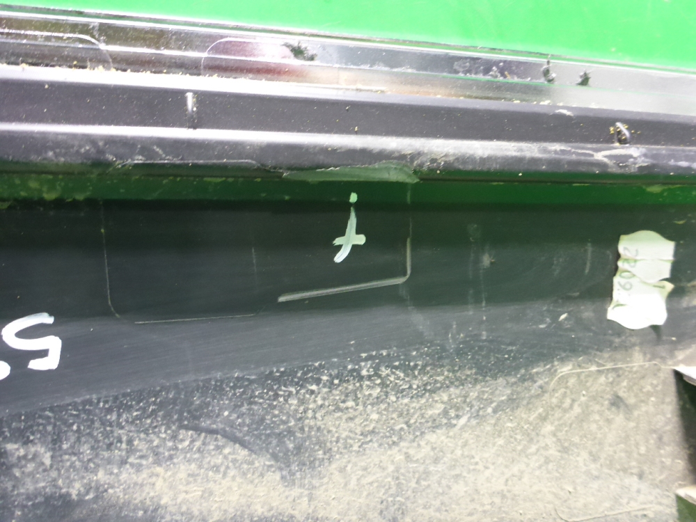 Накладка двери передней левой